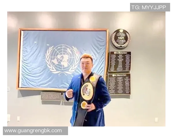 张君龙与克里琴科的巅峰对决谁能笑到最后引发拳击界热议 张君龙与克里琴科的巅峰对决谁能笑到最后引发拳击界热议